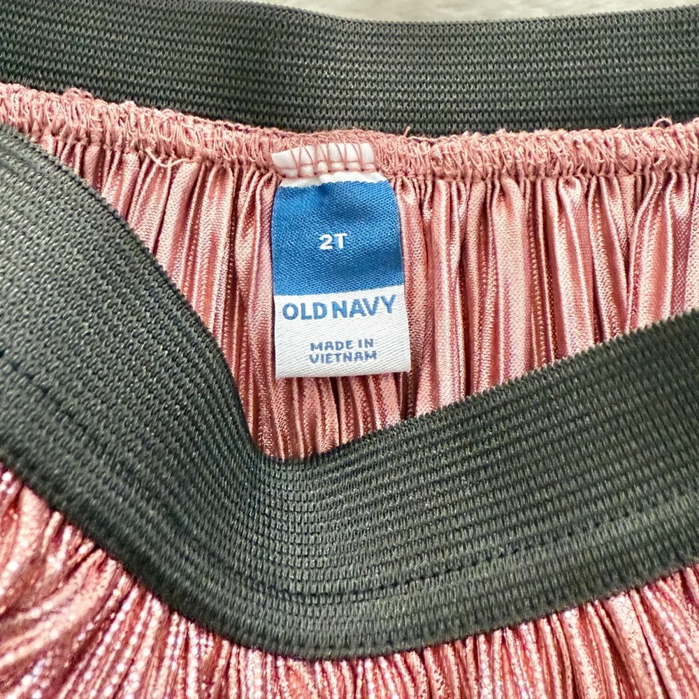 Old Navy Pleated Metallic Shimmer Skirt Pink Size 2T